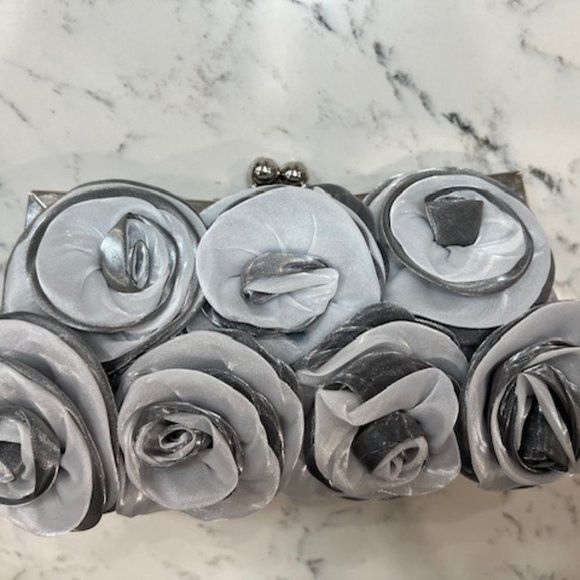 Silk flower clutch - Picture 2 of 6